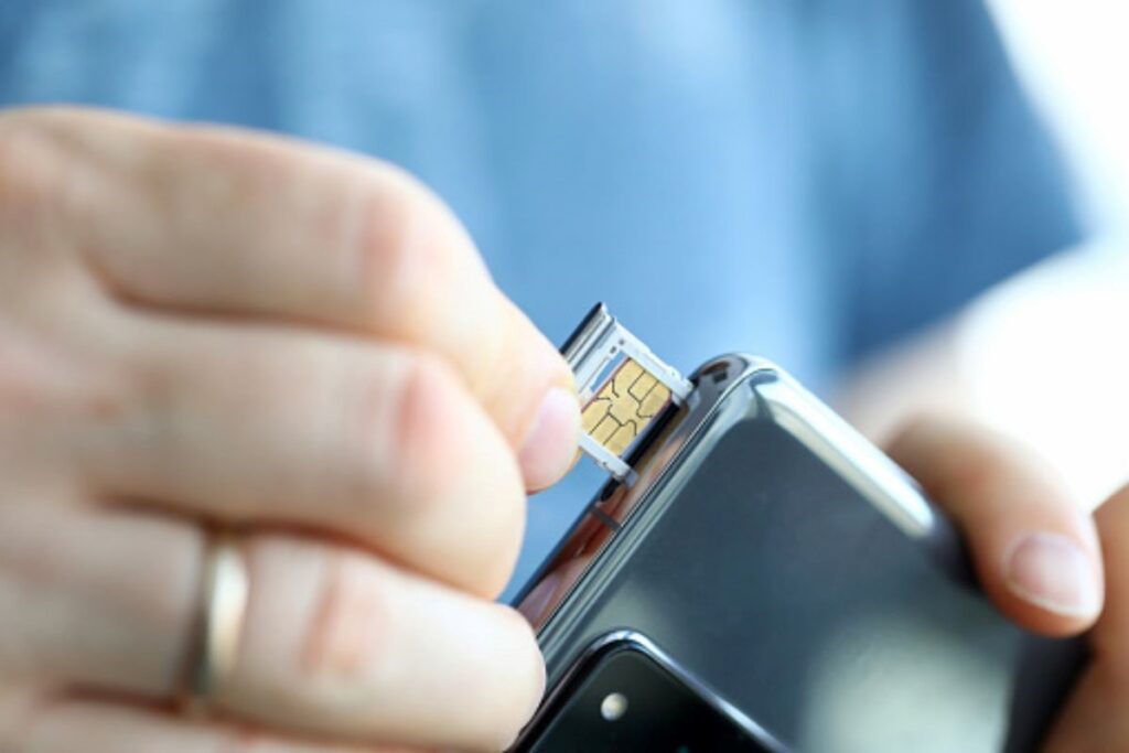 Inserting SIM Card on a phone